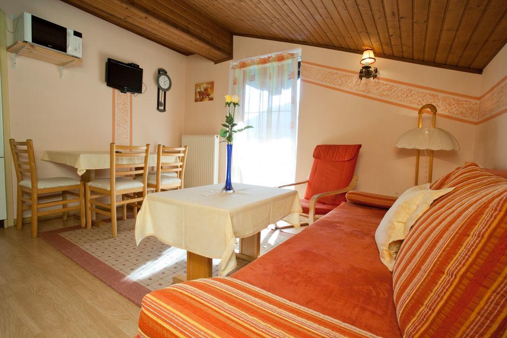 Familiengaestehaus Ingrid Sankt Martin am Tennengebirge Quarto foto