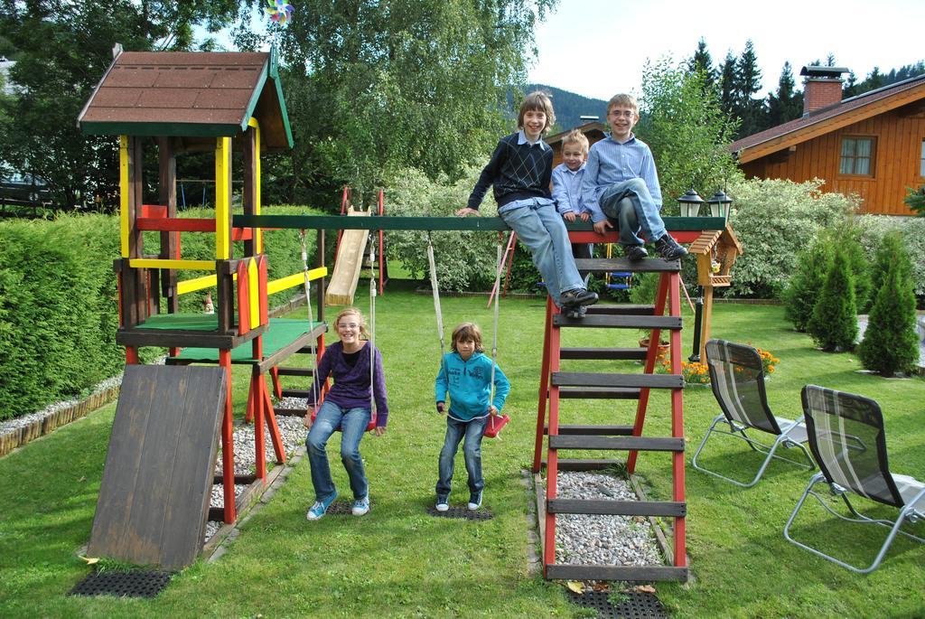 Familiengaestehaus Ingrid Sankt Martin am Tennengebirge Exterior foto